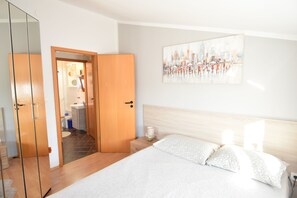 3 室のベッドルーム、WiFi、ベッドシーツ