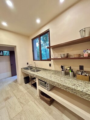 Microwave, oven - Private house with pool and lots of space! No neighbors, no construction nearby! (Tulum)