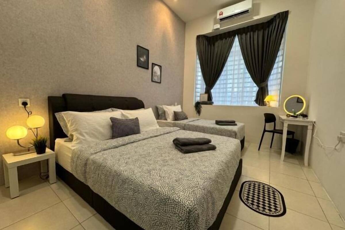 3 bedrooms, iron/ironing board, free WiFi