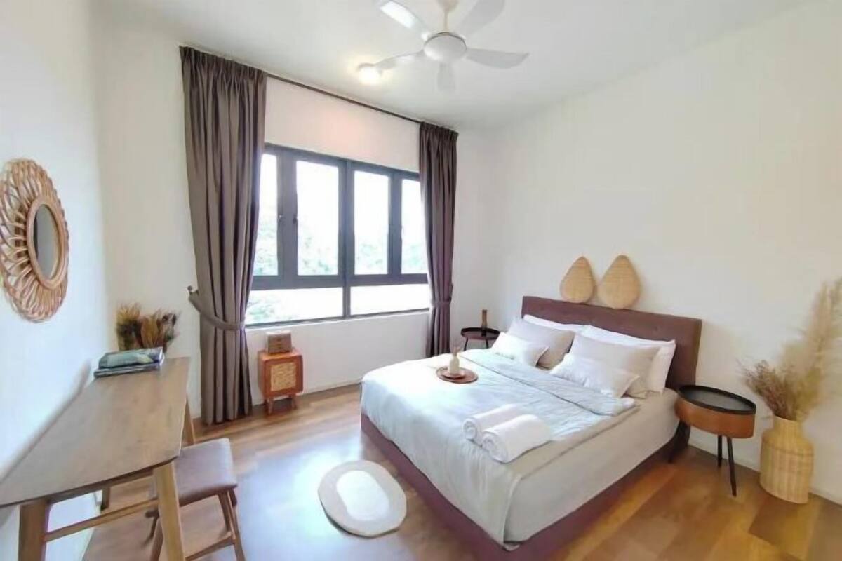3 bedrooms, iron/ironing board, free WiFi