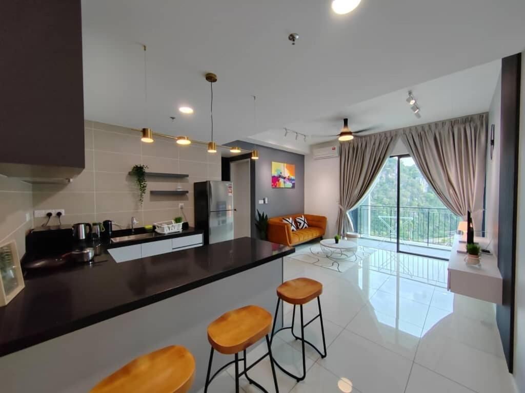 Superior Apartment, Balcony, City View | Private kitchen