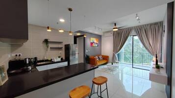 Superior Apartment, Balcony, City View | Private kitchen
