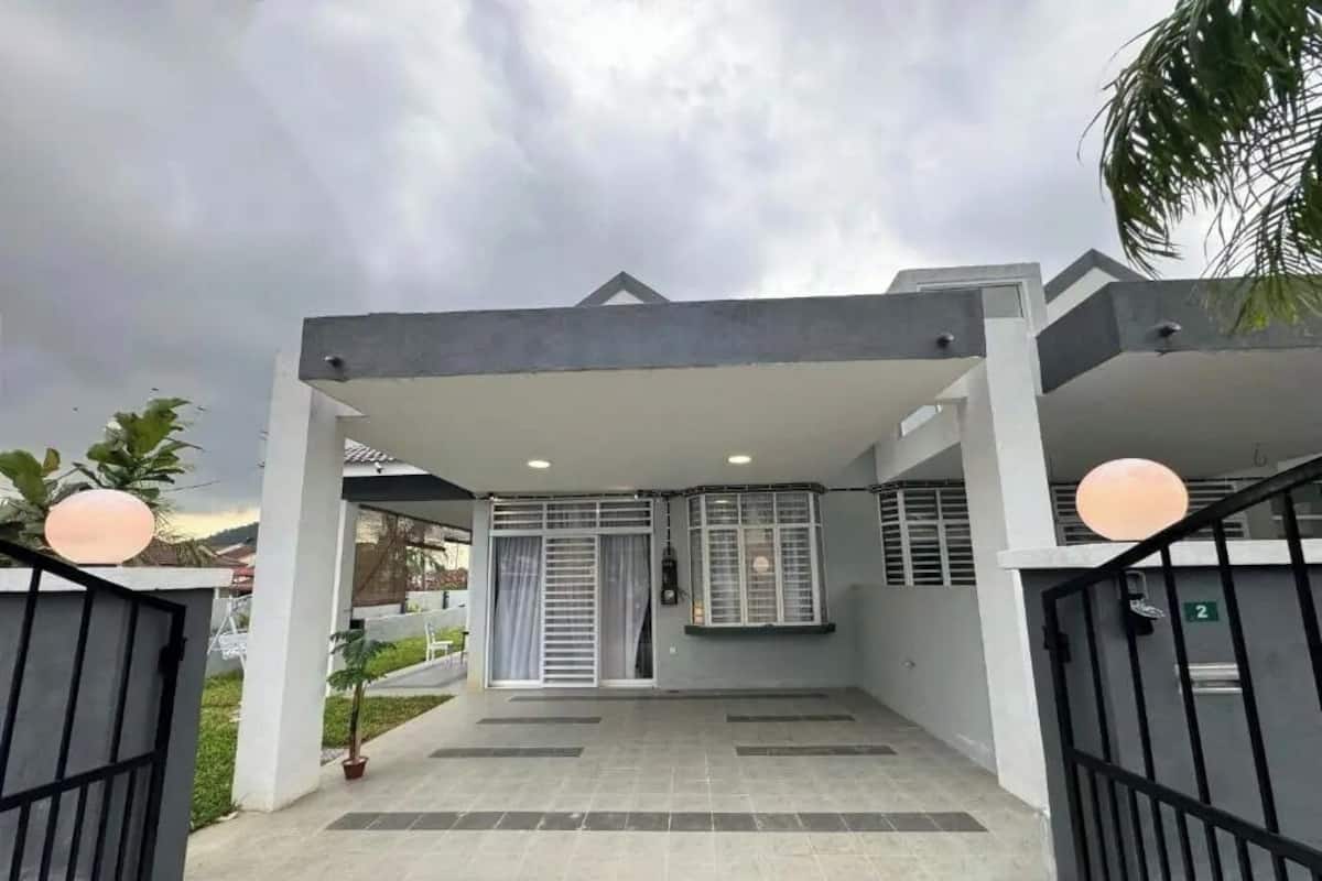 Family House, 4 Bedrooms, Garden View | 3 bedrooms, iron/ironing board, free WiFi