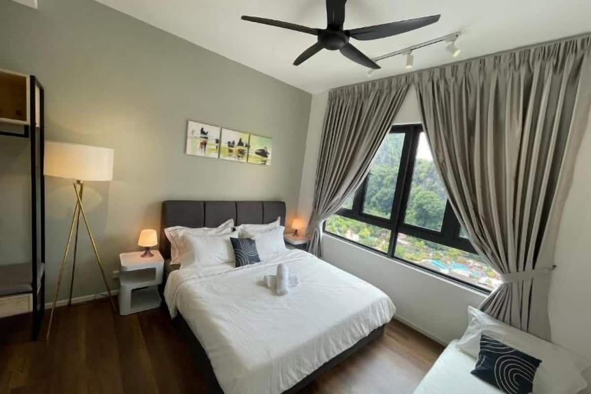 3 bedrooms, iron/ironing board, free WiFi