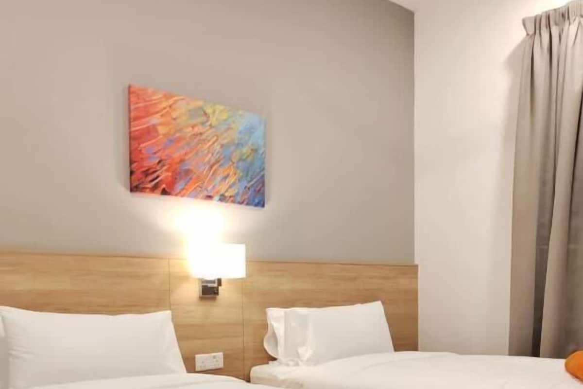3 bedrooms, iron/ironing board, free WiFi