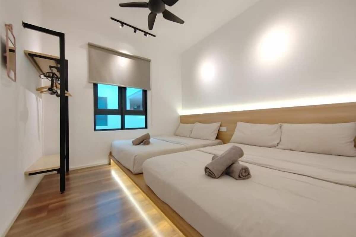 3 bedrooms, iron/ironing board, free WiFi