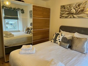 1 bedroom, desk, iron/ironing board, free WiFi