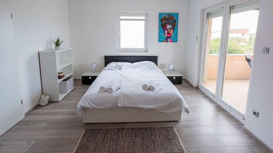 Charming Three Bedroom House Turanj