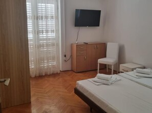 4 bedrooms, cots/infant beds, free WiFi - Apartments Sunset Novalja (Novalja)
