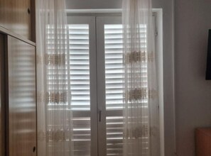 4 bedrooms, cots/infant beds, free WiFi - Apartments Sunset Novalja (Novalja)