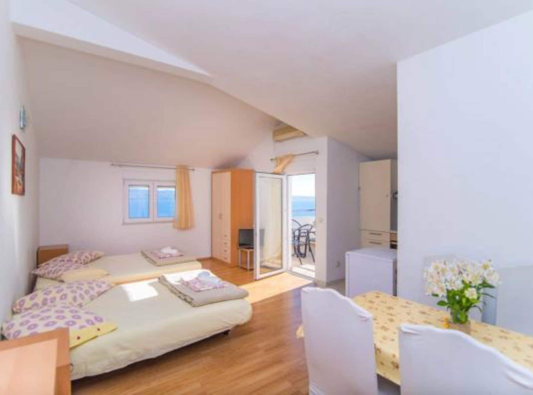 Apartment (Studio Apartment) | 5 bedrooms, free WiFi