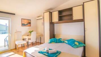 Apartment (Studio Apartment) | 5 bedrooms, free WiFi