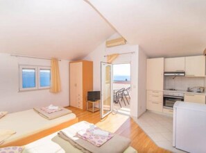 Apartment (Studio Apartment)