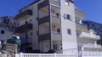 Apartment (One Bedroom Apartment) | Exterior