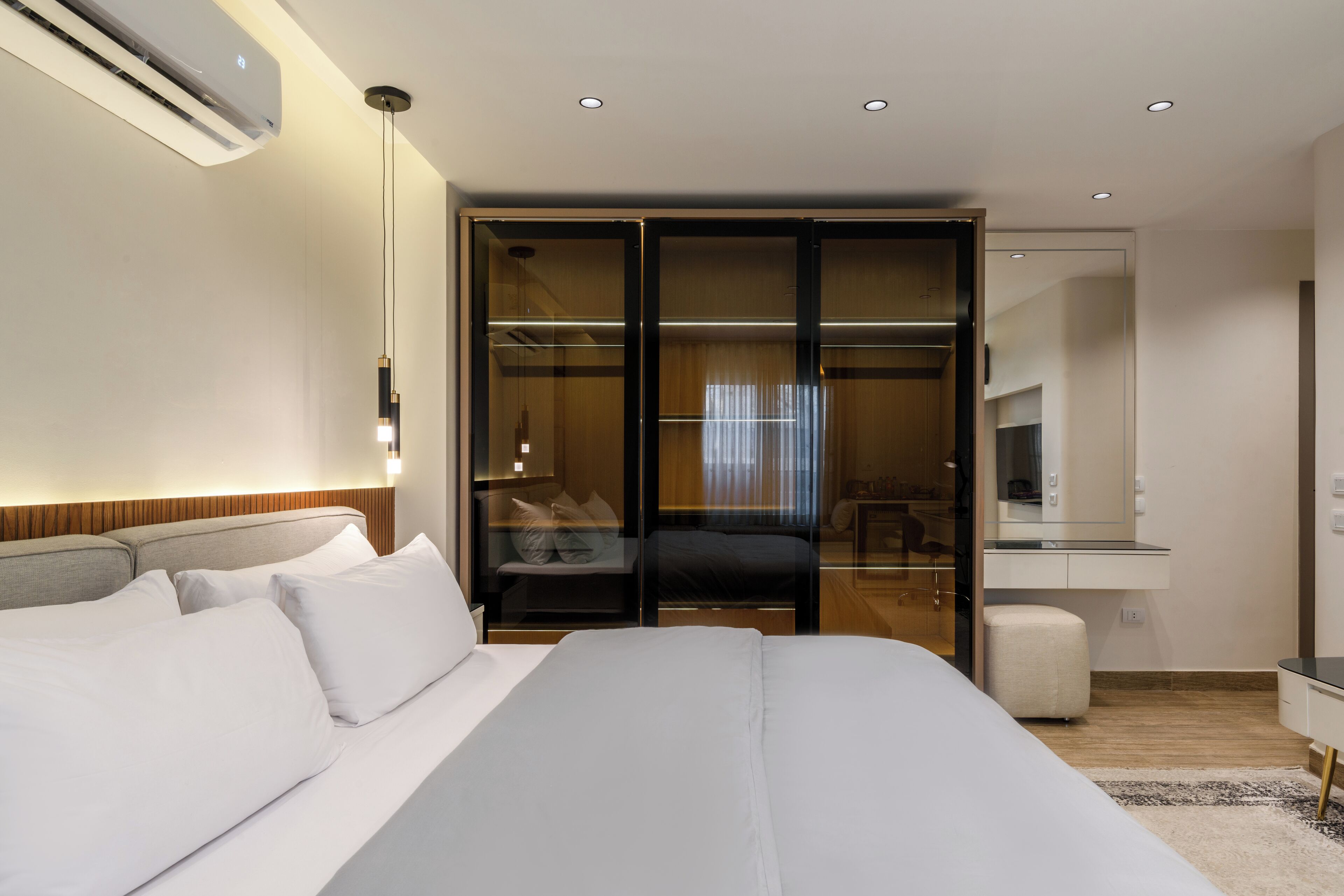 4 camere, una scrivania, ferro/asse da stiro, Wi-Fi