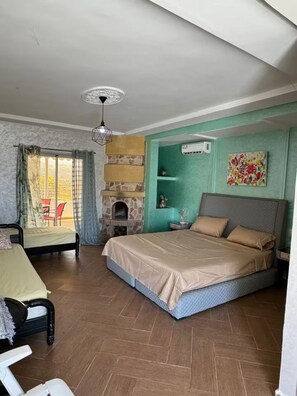 1 bedroom, WiFi, bed sheets - Room with veranda terrace. (Ouzoud)