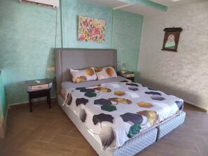 1 bedroom, WiFi, bed sheets - Room with veranda terrace. (Ouzoud)