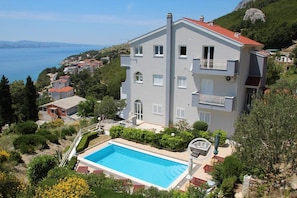 Apartment (One Bedroom Apartment 3) | Outdoor pool - Apartment Tafra 3 (Omis)