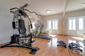 Appartement (One Bedroom Apartment 4) | Salle de sport