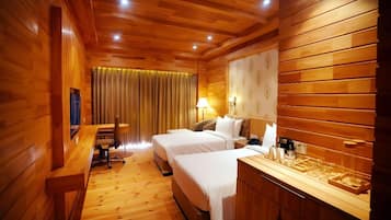1 bedroom, in-room safe, desk, blackout curtains