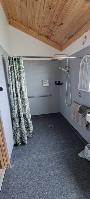 Towels, soap, shampoo, toilet paper