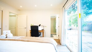 4 bedrooms, desk, iron/ironing board, WiFi