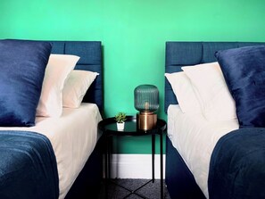 4 chambres, fer et planche à repasser, Wi-Fi gratuit, draps fournis