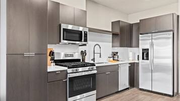 Fridge, microwave, oven, stovetop