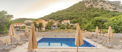 Seasonal outdoor pool