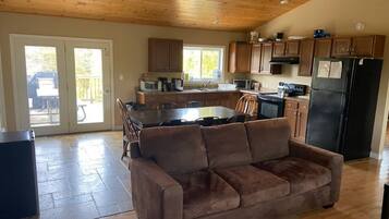 Smart-TV, Kamin, DVD-Player