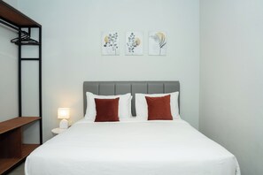 Comfort Double Room | Blackout drapes, free WiFi, bed sheets - Studio 27 Sanur - Self Check-in (Denpasar)