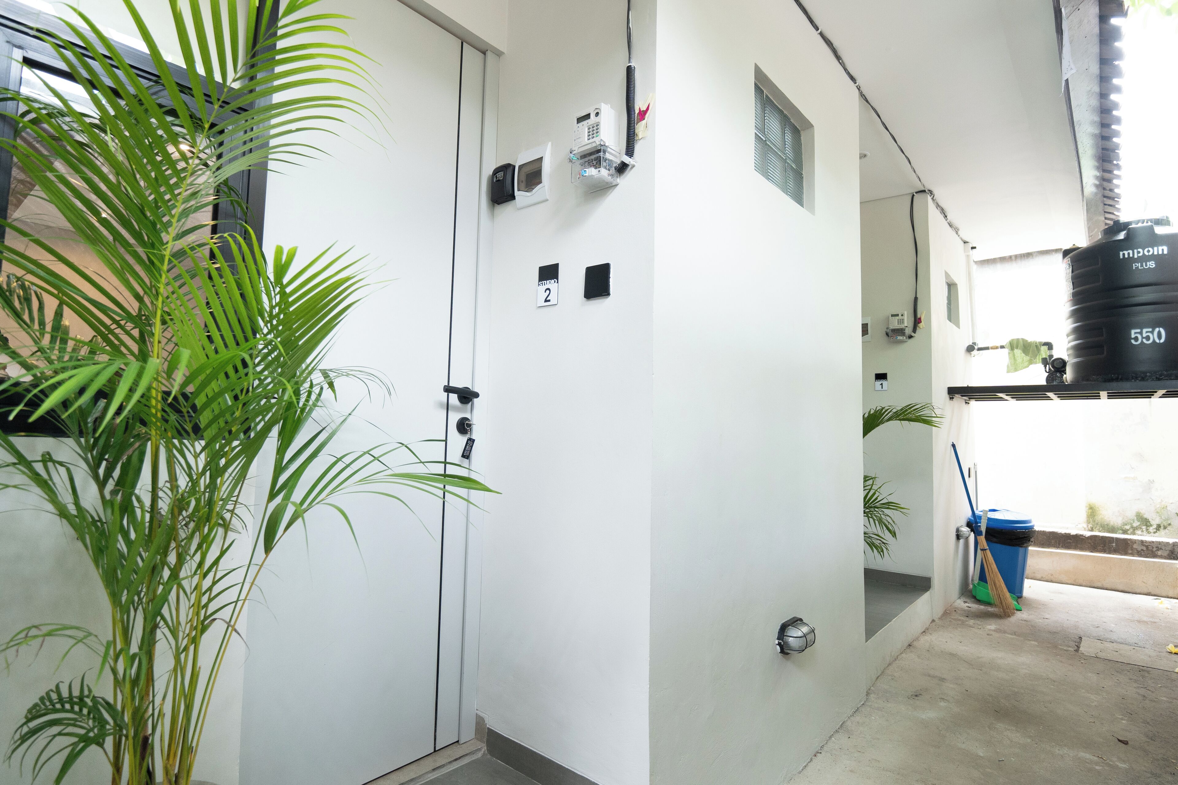 Blackout drapes, free WiFi, bed sheets