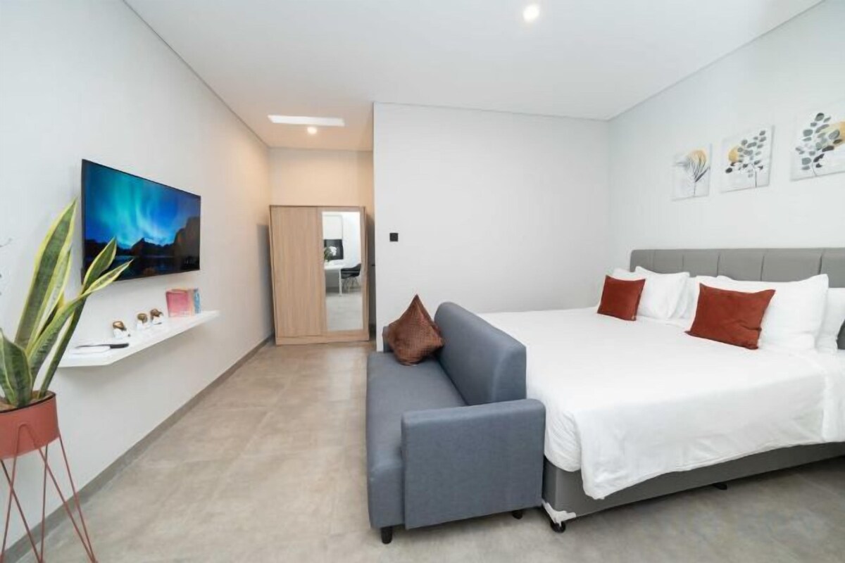 Blackout curtains, free WiFi, bed sheets