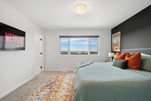 4 bedrooms, desk, iron/ironing board, free WiFi