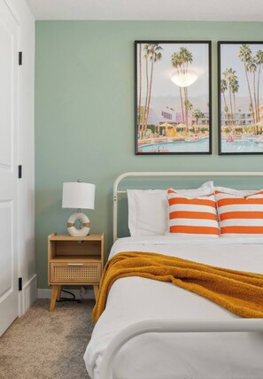 Room - This house is a 2 bedroom(s), 1 bathrooms, located in Calgary, AB. (Calgary)