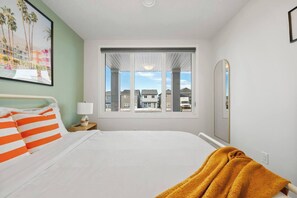 Iron/ironing board, free WiFi, bed sheets