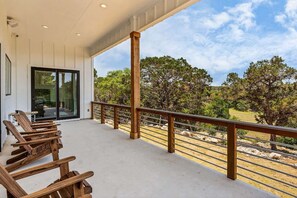 Terrace/patio - Luxury Hill Country Stay | Hot Tub | Scenic Views (Canyon Lake)