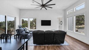 Televisión, oficina