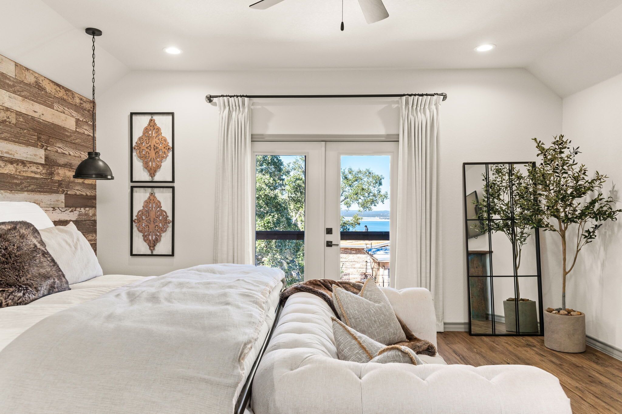 3 habitaciones, tabla de planchar con plancha, cuna de viaje y wifi 