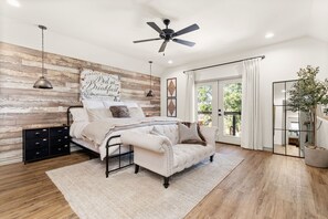 3 bedrooms, iron/ironing board, travel crib, WiFi