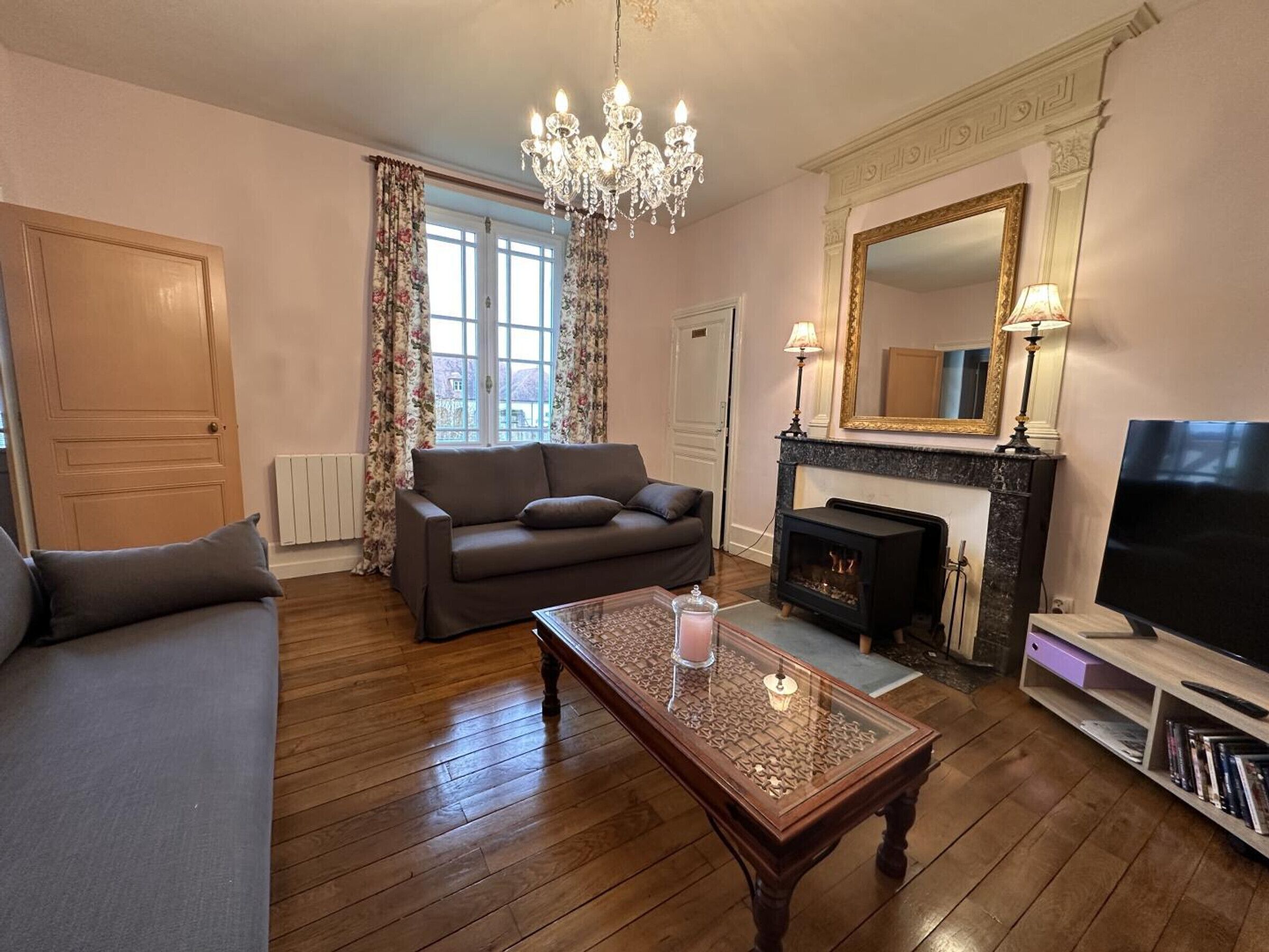 TV, fireplace, DVD player, table tennis