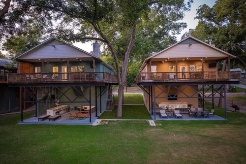 2 Lakefront Homes | Great for Families | Sleeps 24