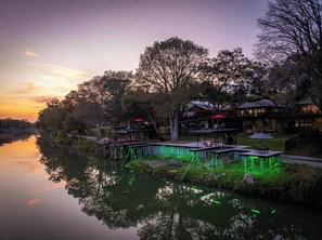 Property grounds - Enjoy the Full River | Fire Pit & Deck | Sleeps 12 (Seguin)