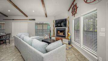 TV, fireplace, offices