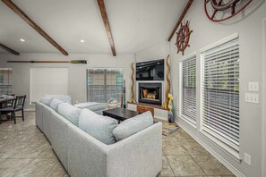 TV, fireplace, offices