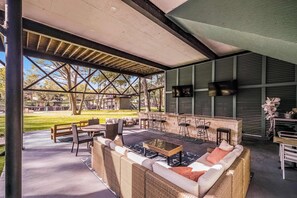 Outdoor dining - Full Lake! Waterfront Escape with Scenic Views! (Seguin)