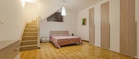 2 habitaciones, tabla de planchar con plancha y wifi gratis