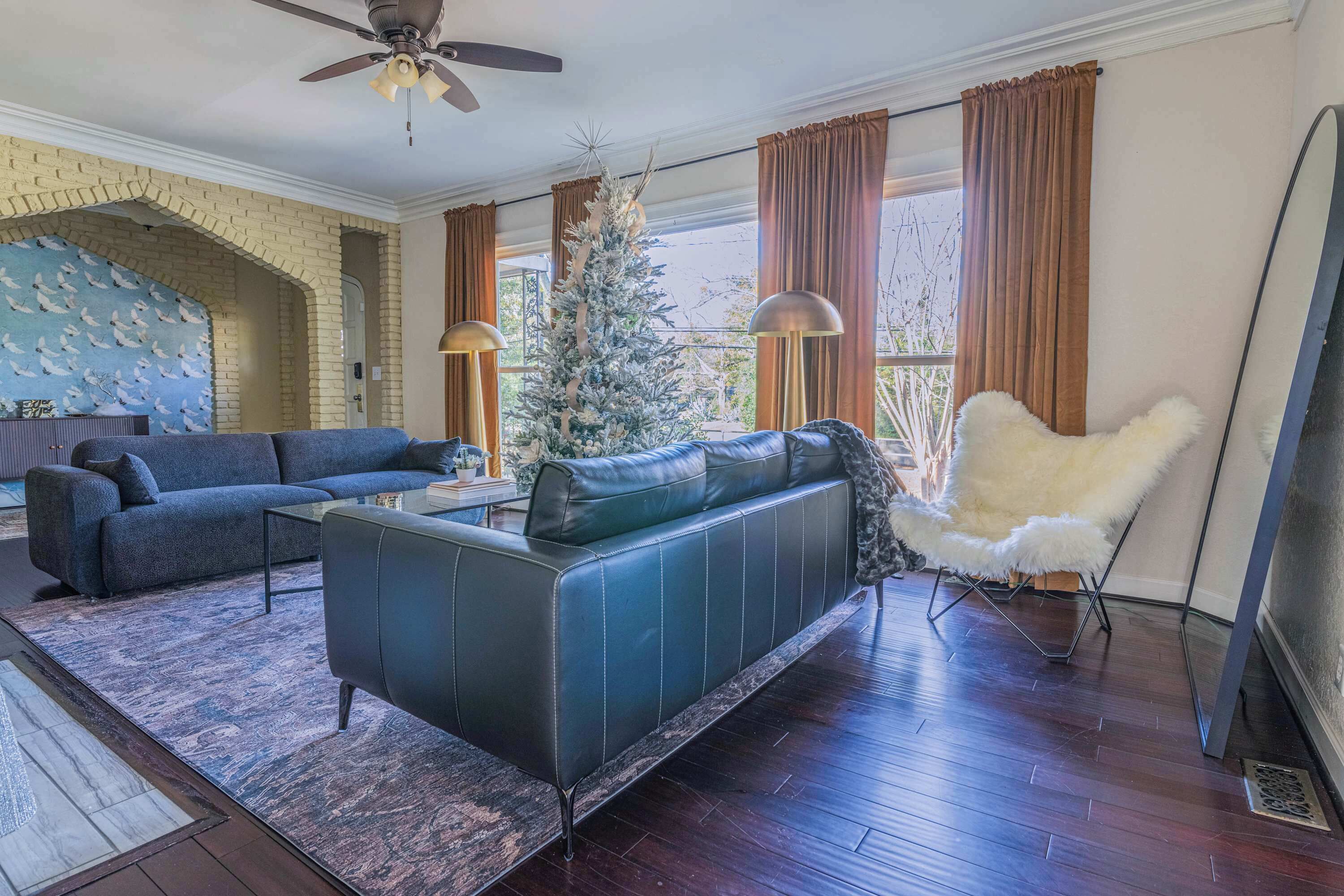 Fernseher, Kamin, Arbeitsbereiche