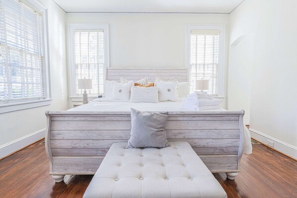 3 bedrooms, desk, iron/ironing board, WiFi - Cozy Martin House in Columbus |3BR| Near FortMoore (Columbus)