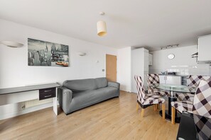 Living area - London Oasis Apartment (London)